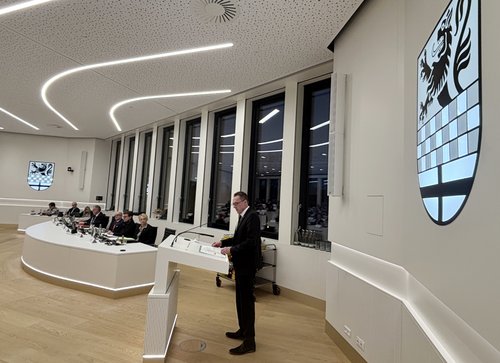 Kreiskämmerer Kai Elsweier machte während der Haushaltsrede deutlich, dass der finanzielle Druck auf Kreis und Kommunen weiter steigt und Steuerungselemente zunehmend ausgeschöpft sind. Foto: Alexander Bange / Märkischer Kreis