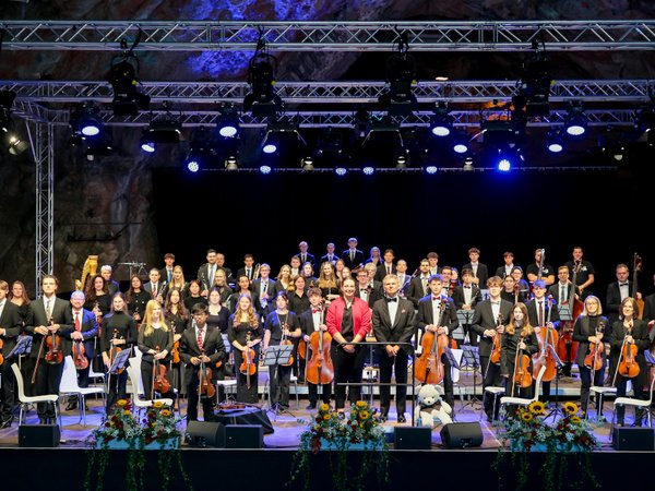 Mit dem Auftritt in der Balver Höhle ist für das Märkische Jugendsinfonieorchester (MJO) ein Traum in Erfüllung gegangen. Foto: Sebastian Sendlak