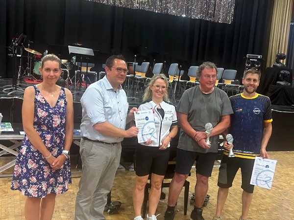 Bei den Teams gewannen die Biker aus Balve-Beckum mit 29.734 Kilometern vor dem Team "Busch + Müller" aus Meinerzhagen mit 27.344 Kilometern. Foto: Stadt Meinerzhagen