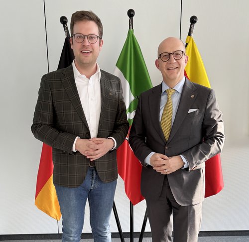 Antrittsbesuch im Kreishaus Lüdenscheid: Landrat Ralf Schwarzkopf hat den Bundestagsabgeordneten Florian Müller (CDU) zu einem Austausch über wichtige finanz- und kommunalpolitische Themen getroffen. Foto: Alexander Bange / Märkischer Kreis 