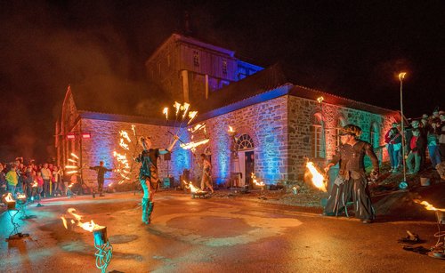 Im Rahmen der Veranstaltungsreihe FERROMONE - Industrie und Kultur in Südwestfalen gehört "Luise heizt ein" an der Luisenhütte in Balve Wocklum zu den Highlights. Foto Stephan Sensen/Märkischer Kreis