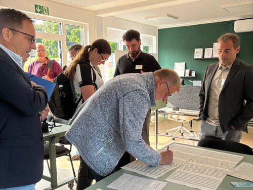 Nach der Begrüßung fand das erste „ÖKOPROFIT“-Netzwerktreffen statt. Foto: Katharina Buschmann / Märkischer Kreis