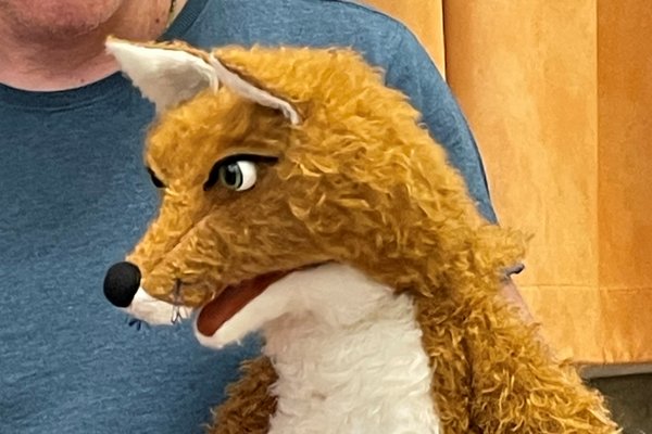 Ein Einführungsseminar "Große Handpuppen ins Spiel bringen" bietet die Jugendbildungsstätte des Märkischen Kreises für pädagogische Fachkräfte, Ehrenamtliche und Interessierte ab 18 Jahren an. Foto: Ebl/Märkischer Kreis