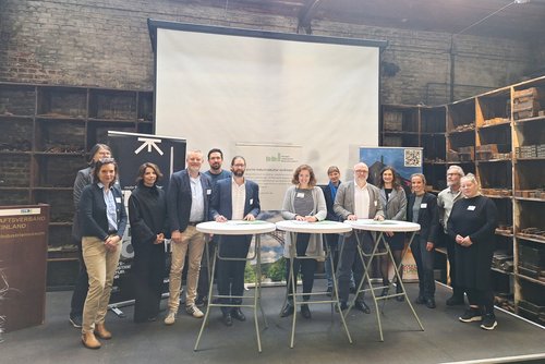 Im Anschluss an die Unterzeichnung tagten die Akteure des Netzwerkes, um konkrete Ideen zu besprechen. Foto: Jasmin Schäfer