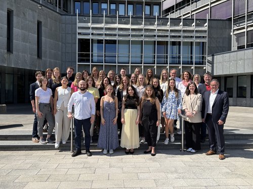 26 neue Lehrkräfte wurden für die Grundschulen im Märkischen Kreis vereidigt. Foto: Katharina Buschmann / Märkischer Kreis