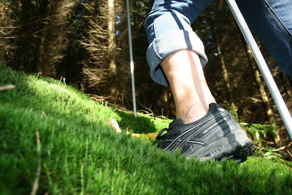 Fitness trifft Natur: Der Naturpark Sauerland Rothaargebirge lädt am Sonntag, 29. März, zu einer sportlichen Wanderung "Rund um Neuenhof" mit dem Naturparkführer Axel Peter Müller ein. Foto: Archiv Märkischer Kreis
