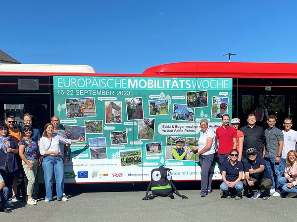 Tolle Bilder aus den Städten und Gemeinden des Kreises zieren Busse der Märkischen Verkehrsgesellschaft. Auch in diesem Jahr beteiligt sich der Märkische Kreis mit seinen Partnern mit spannende Aktionen an der Europäische Mobilitätswoche vom 16. bis 22. September. Foto: Märkischer Kreis