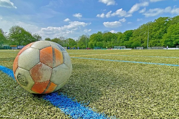  15 Grundschulen haben sich für die Endrunden der Fußball-Kreismeisterschaft qualifiziert. Symbolfoto: Hannah Heyn / Märkischer Kreis