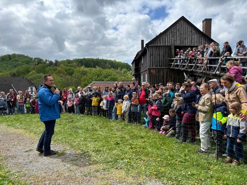 Landrat Marco Voge begrüßte die Gäste bei der Saisoneröffnung an der Luisenhütte. Foto: Katharina Buschmann / Märkischer Kreis
