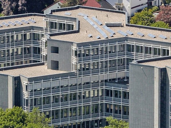 Der Kreistag hat in seiner Sitzung den Haushalt für das Jahr 2025 mit einem Gesamtvolumen von 847,9 Millionen Euro verabschiedet. Im Mittelpunkt der Sitzung standen die Haushaltsreden der Fraktionen. Symbol-Foto: Guido Raith / Märkischer Kreis