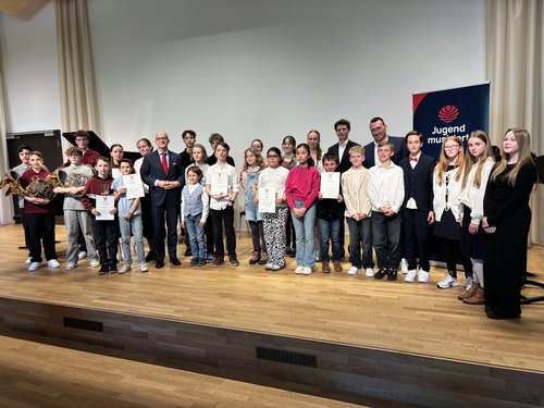 Die Musikschule der Stadt Lüdenscheid bot den würdigen Rahmen für die Ehrung der Preisträgerinnen und Preisträger des Regionalwettbewerbs Jugend musiziert aus dem Märkischen Kreis. Foto: Hannah Heyn / Märkischer Kreis