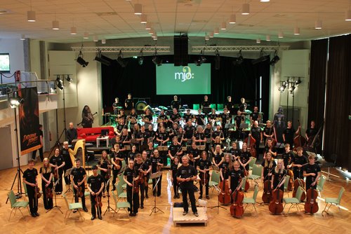 „Mir widersteht keiner!“ – so heißt das diesjährige Sommerprogramm des Märkischen Jugendsinfonieorchesters. Sie spielen am 30. August im Kulturhaus Lüdenscheid sowie am 6. und 7. September in der Balve Höhle.. Foto Michelle Wolzenburg/Märkischer Kreis