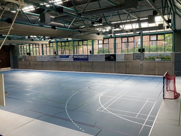 Die Sanierung der Kreissporthalle am Hönne-Berufskolleg in Menden steht kurz vor dem Abschluss. Archiv-Foto: Alexander Bange / Märkischer Kreis