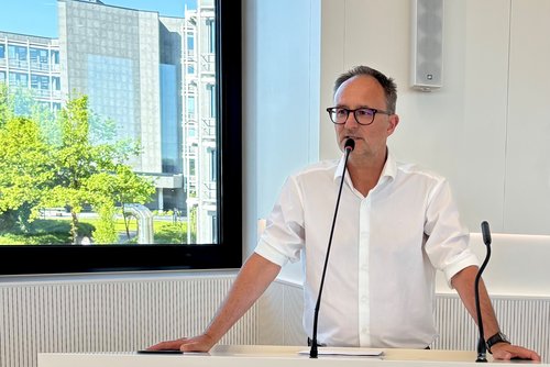 Der neue Schulleiter der Wilhelm-Busch-Schule des Märkischen Kreises stellte sich im Schul- und Sportausschuss vor. Foto: Ulla Erkens/Märkischer Kreis