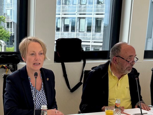 Die neue Fachbereichsleiterin Leslie Kamphuis stellte sich dem Ausschuss für Gesundheit und Soziales im Lüdenscheider Kreishaus vor. Foto: Ulla Erkens/Märkischer Kreis
