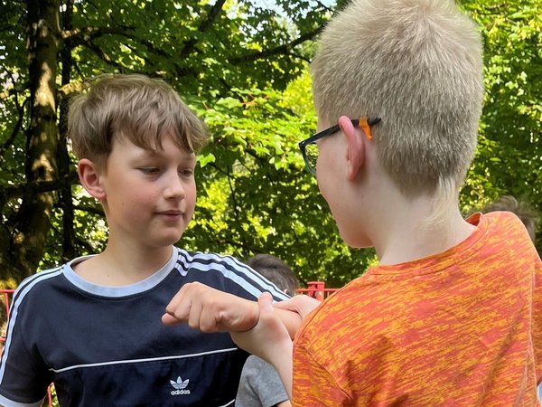 Aufgrund der hohen Nachfrage findet das Selbstbehauptungsseminar „Starke Jungs ab 9“ in diesem Jahr bereits zum zweiten Mal in der Jugendbildungsstätte des Märkischen Kreises in Lüdenscheid, Sedanstraße 9, statt. Foto: Rempel/Märkischer Kreis