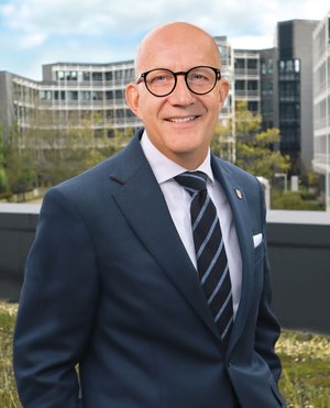 Zu sehen ist der Landrat des Märkischen Kreises Ralf Schwarzkopf