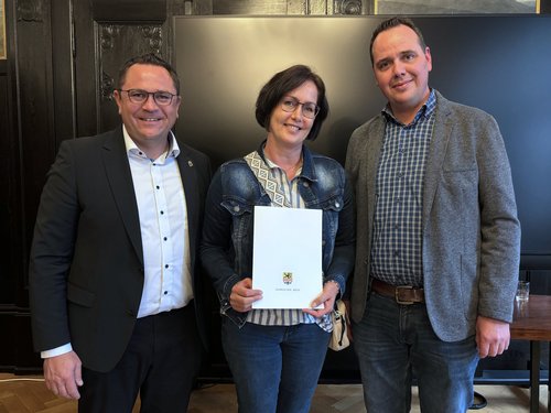 Der Dorfverein Affeln belegt den zweiten Platz beim Heimatpreis. Er wurde mit 2.500 Euro ausgezeichnet. Foto: Hannah Heyn / Märkischer Kreis