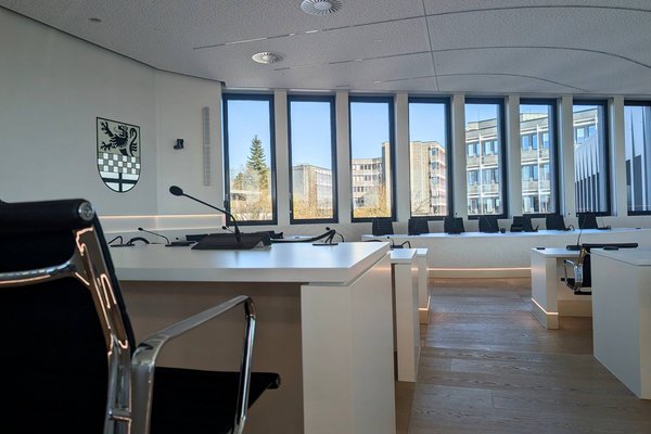 Sitzungssaal im Kreishaus in Lüdenscheid. Foto: Katharina Buschmann / Märkischer Kreis