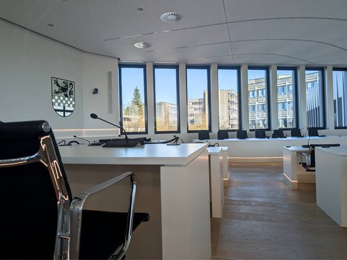 Sitzungssaal im Kreishaus in Lüdenscheid. Foto: Katharina Buschmann / Märkischer Kreis