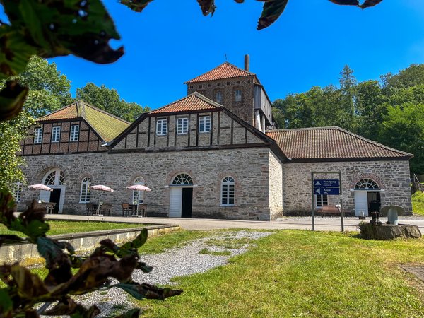 In der Podcast-Reihe „Das sprechende Denkmal“ kommt auch die Luisenhütte in Balve zu Wort und erzählt ihre Geschichte. Foto: Hannah Heyn / Märkischer Kreis