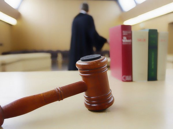 Die 12. Kammer des Verwaltungsgerichts Arnsberg wird über insgesamt sechs Klagen der Städte Iserlohn, Menden und Hemer entscheiden, die sich gegen die Festsetzungsbescheide des Märkischen Kreises über die Erhebung einer allgemeinen Kreisumlage für die Haushaltsjahre 2024 und 2025 richten. Symbolfoto: Raffi Derian / Märkischer Kreis