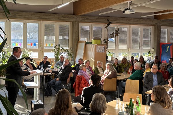 Landrat Marco Voge beim Auftakt zu den Internationalen Wochen gegen Rassismus, hier im Sozialen Bürgerzentrum Kierspe. Foto: Alexander Bange / Märkischer Kreis