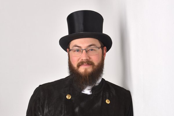 Zum 1. Januar 2026 übernimmt der bevollmächtigte Bezirksschornsteinfeger Jan-Niklas Lichtenberg den Kehrbezirk MK 03 mit den Stadtteilen Iserlohn-Wermingsen, Iserlohn-Kesbern und Teilen von Iserlohn-Dahlsen.