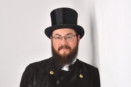 Zum 1. Januar 2026 übernimmt der bevollmächtigte Bezirksschornsteinfeger Jan-Niklas Lichtenberg den Kehrbezirk MK 03 mit den Stadtteilen Iserlohn-Wermingsen, Iserlohn-Kesbern und Teilen von Iserlohn-Dahlsen.