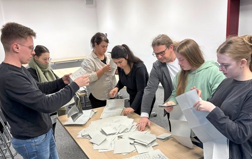 Wahllokal im Lüdenscheider Kreishaus. Foto: Alexander Bange / Märkischer Kreis