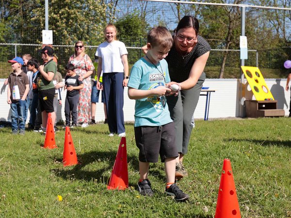 Erste Erfahrungen in der sozialen Arbeit mit Kindern und Jugendlichen können Bundesfreiwillige im kommenden Schuljahr in zwei Förderschulen des Märkischen Kreises sammeln. Foto: Sebastian Sendlak/Märkischer Kreis