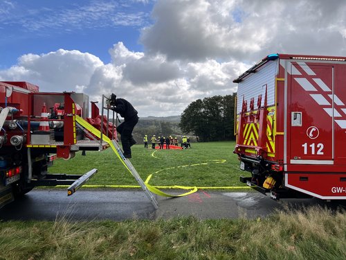 Gemeinsam mit Feuerwehren, Technischem Hilfswerk und Hilfsorganisationen führt der Bevölkerungsschutz des Märkischen Kreises am Samstag, 25. April, eine groß angelegte Übung in Lüdenscheid durch. Symbolfoto: Hannah Heyn / Märkischer Kreis