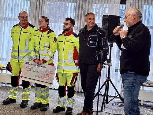 Die Vorfreude auf die zweite Spende an den Obdachlosen Freundeskreis Lüdenscheid e.V. war bei den Notfallsanitäter-Azubis des Märkischen Kreises groß. Foto: Märkischer Kreis