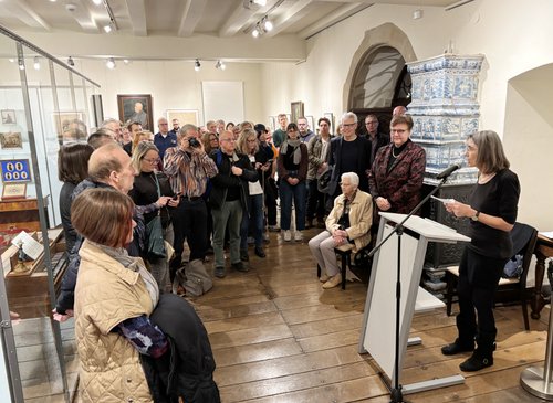 Viele Gäste nutzten die Chance, die Ausstellung erstmals zu besichtigen. Foto: Alexander Bange / Märkischer Kreis