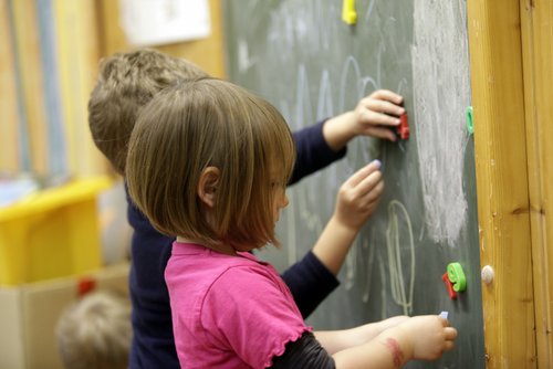 Es steht fest: Zum 1. August übernimmt die AWO offiziell die Trägerschaft der Kita in Meinerzhagen. Unser Bild zeigt ein Symbolfoto. Symbolfoto: Raffi Derian / Märkischer Kreis