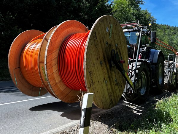 Nur wenn ein eigenwirtschaftlicher Glasfaserausbau nicht realisierbar ist und auch kein Kabel-TV-Netz verfügbar ist, rückt die Nutzung von Förderprogrammen in den Fokus. Symbolfoto: Matthias Pohl / Märkischer Kreis