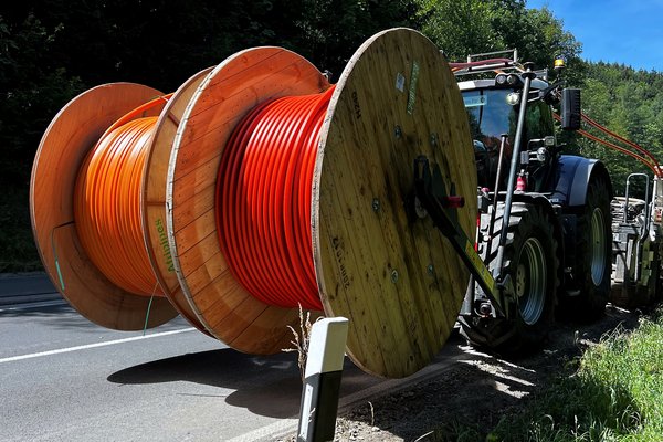 Nur wenn ein eigenwirtschaftlicher Glasfaserausbau nicht realisierbar ist und auch kein Kabel-TV-Netz verfügbar ist, rückt die Nutzung von Förderprogrammen in den Fokus. Symbolfoto: Matthias Pohl / Märkischer Kreis