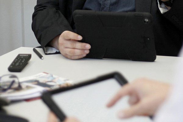 Leistungen in der Pflegeversicherung sind am Mittwoch, 23. Juli, ab 16.30 Uhr, Thema eines Online-Vortrags des Pflege-Cafés des Märkischen Kreises. Symbolfoto: Raffi Derian / Märkischer Kreis