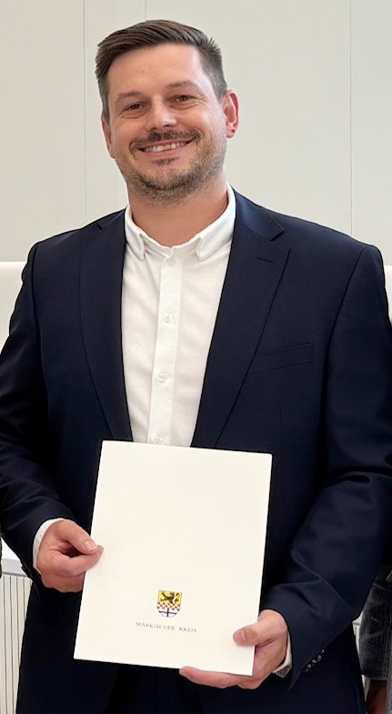 Florian Sönnecken aus Schalksmühle ist seit dem 1. Juli dieses Jahres neuer Fachdienstleiter Umwelt beim Märkischen Kreis. Foto: Alexander Bange / Märkischer Kreis